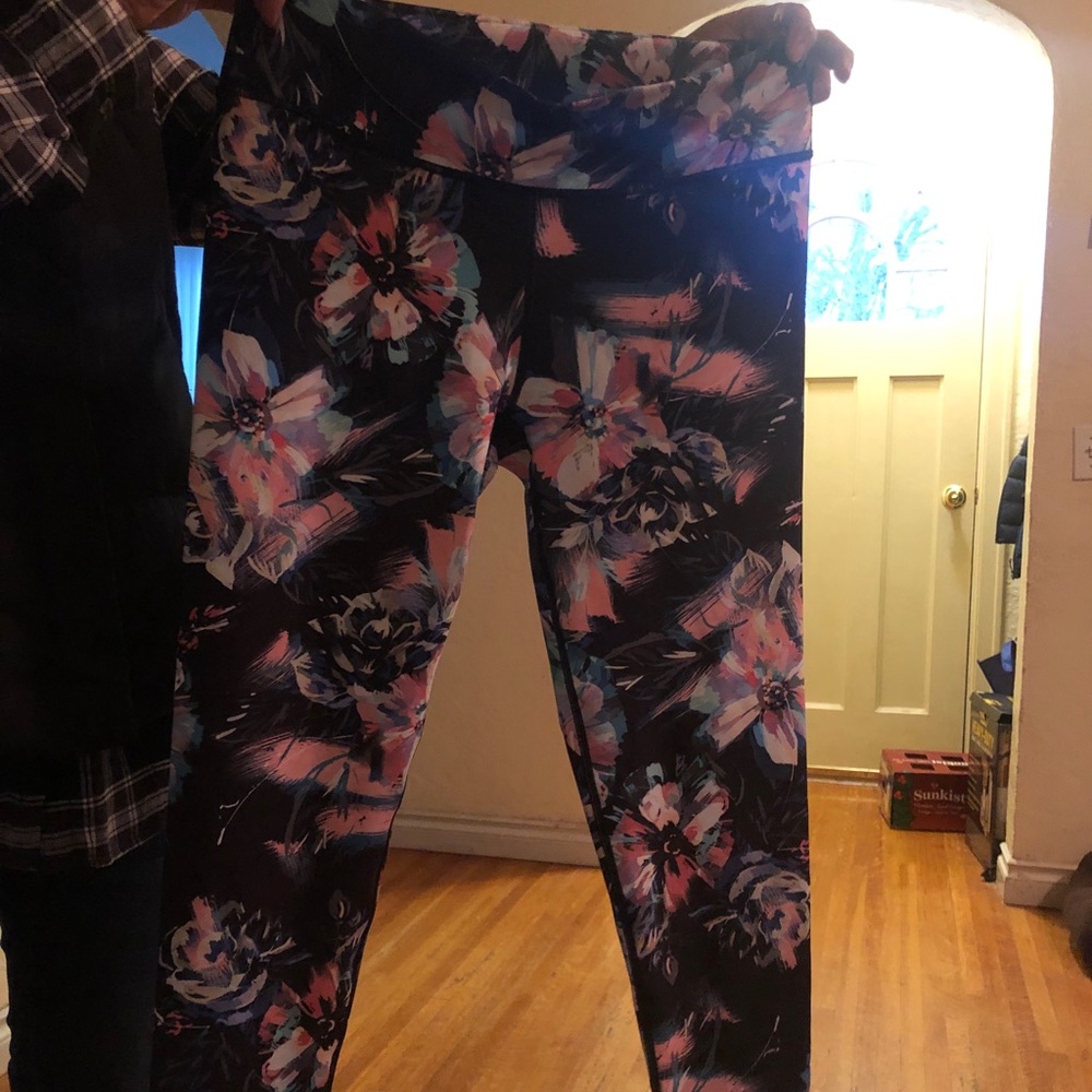 Fabletics crop pants